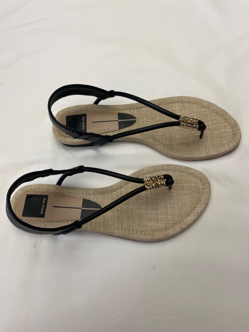 NIB Blk. Bacey Dolce Vita Sandals.  Style is Stella.  Size 8.5.  Beautiful On. - Picture 2 of 12